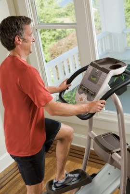 Precor-EFX-531-Premium-Series-Elliptical-Fitness-Crosstrainer-0-4